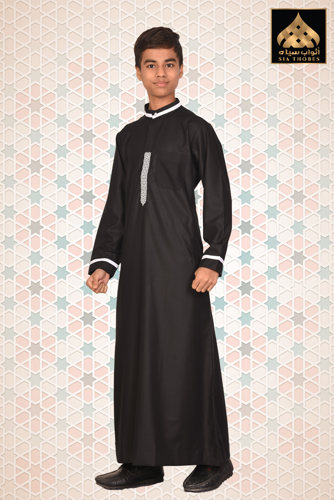 STEK15 | Classic Thobe (Black & White)