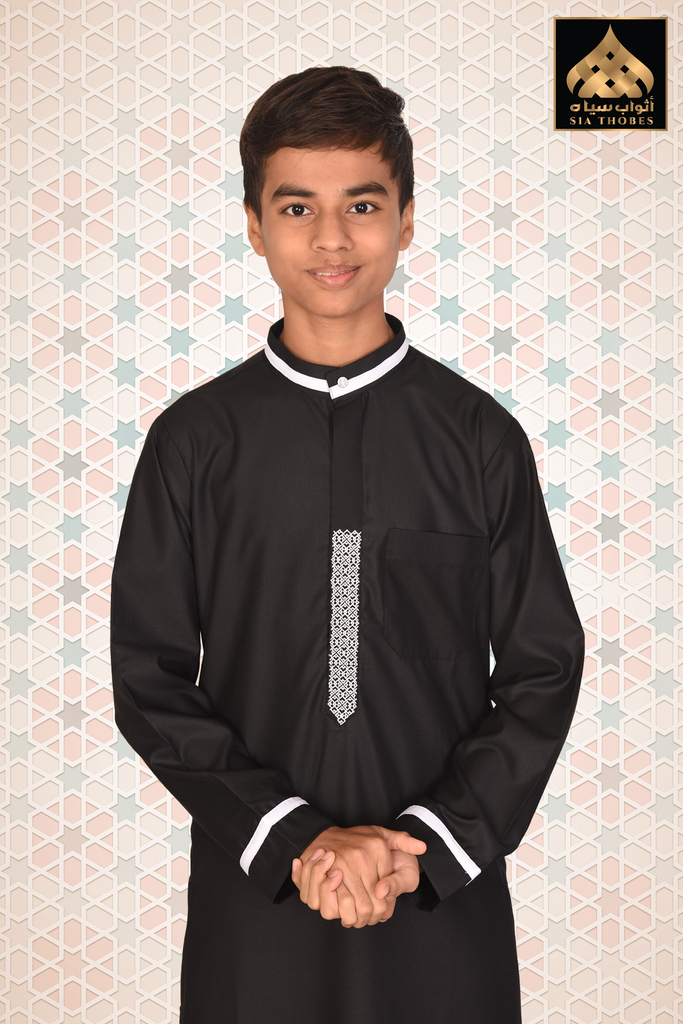 STEK15 | Classic Thobe (Black & White)