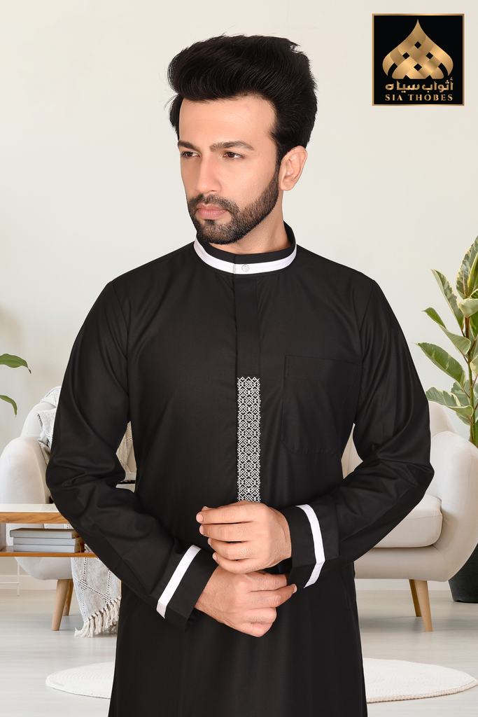 STEM15 | Classic Thobe (Black & White)